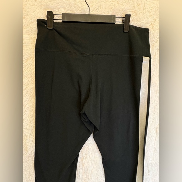 PINK by Victoria’s Secret Black Leggings / Silver  Stripe Athletic– Size XL 🤍🩶🖤 - Picture 17 of 17